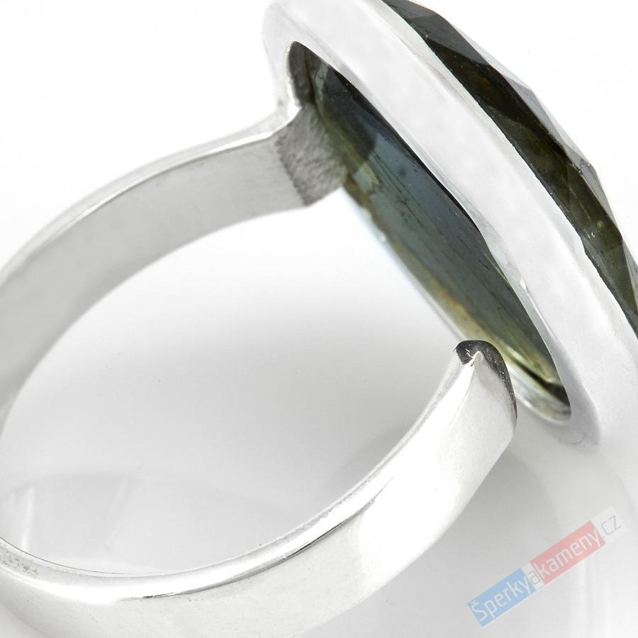 Stříbrný prsten (Ag 925/1000) s broušeným labradoritem QAA, vel. kamene cca 23 x 19 mm (LB7261R)