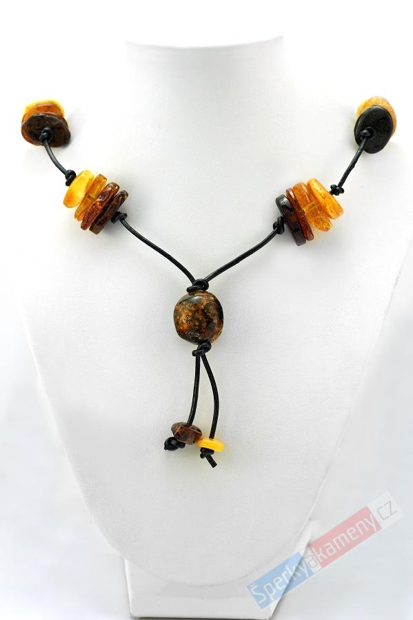 Náhrdelník v boho stylu z baltského jantaru různých odstínů QA (JA4841S)