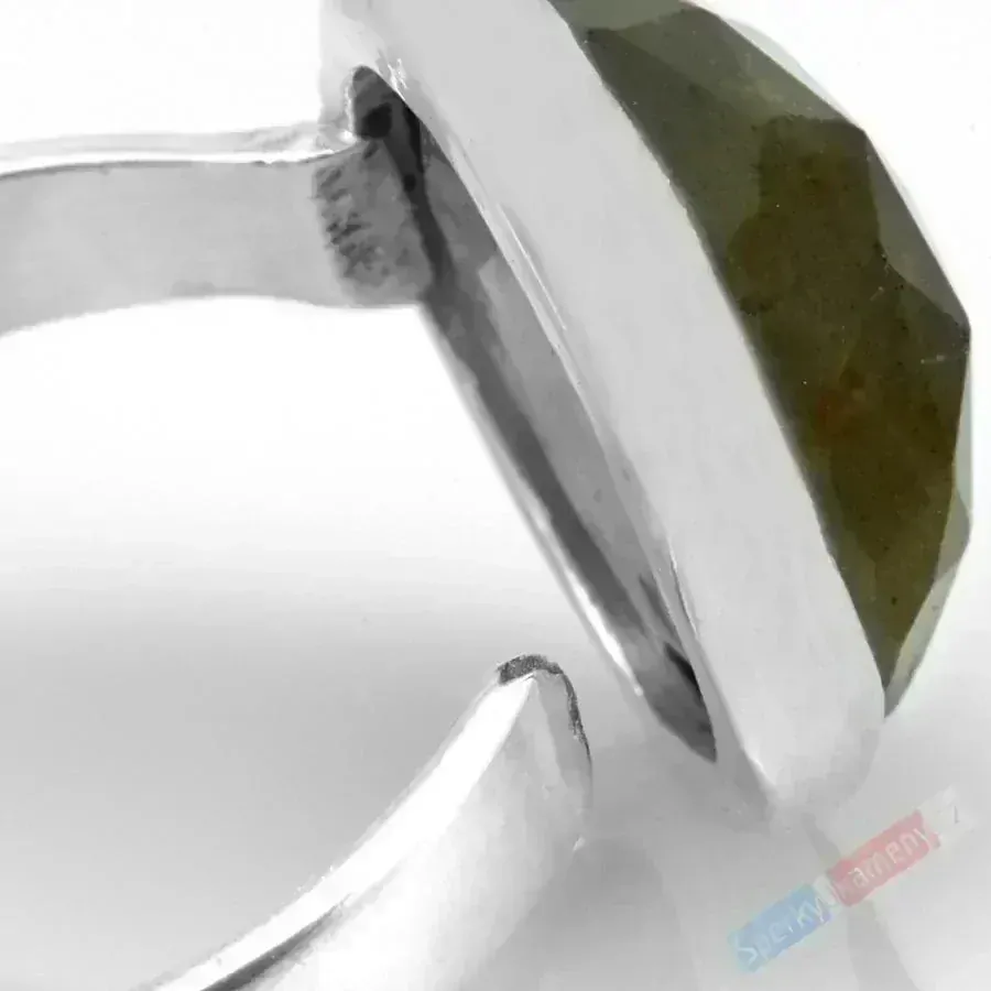 Stříbrný prsten (Ag 925/1000) s broušeným labradoritem QAA, vel. kamene cca 20 x 16 mm (LB6051R)