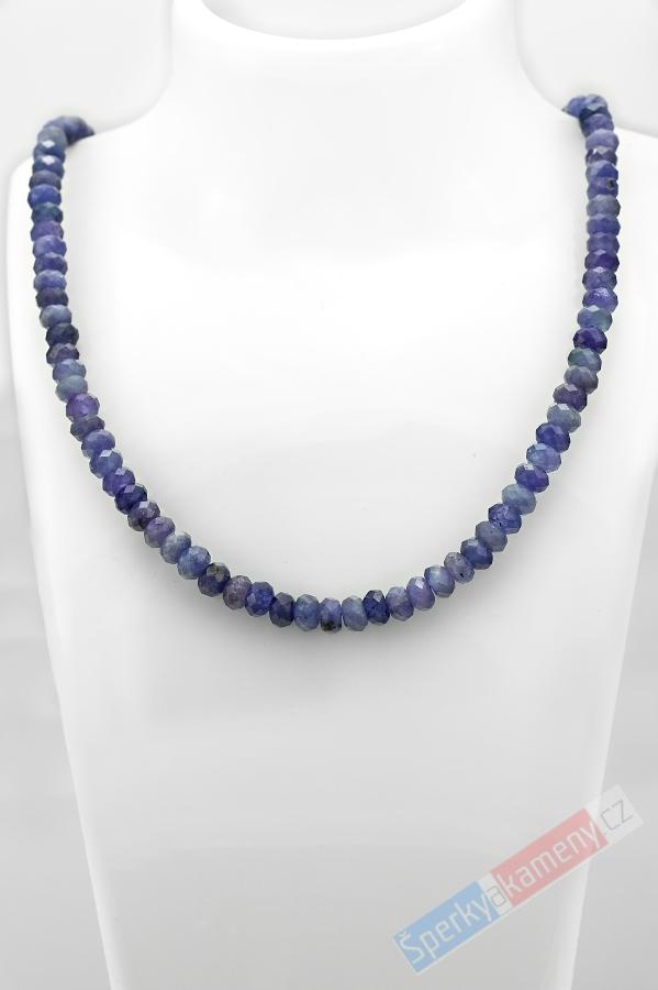 Náhrdelník z broušeného tanzanitu QA, mírně nepravidelné velké čočky cca 4 x 5 mm, stříbro Ag 925/1000, RARITA (TZ1942B) 