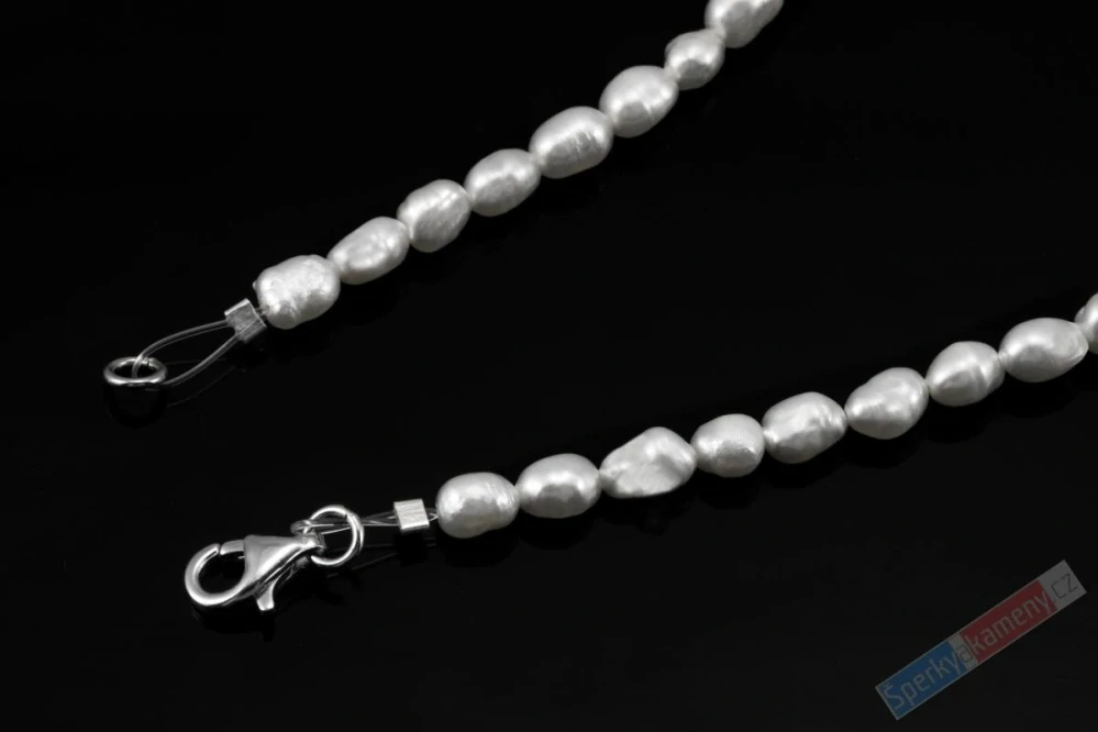 Minimalistický náhrdelník z malých bílých říčních perel cca 4 mm, délka cca 46 cm, stříbro Ag 925/1000 (PB6051S)