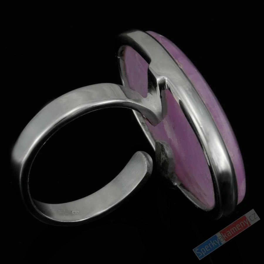 Velký stříbrný prsten (Ag 925/1000) s kunzitem QAA, vel. kamene cca 34 x 22 mm, nádherná sytá barva, RARITA (KT1635R)