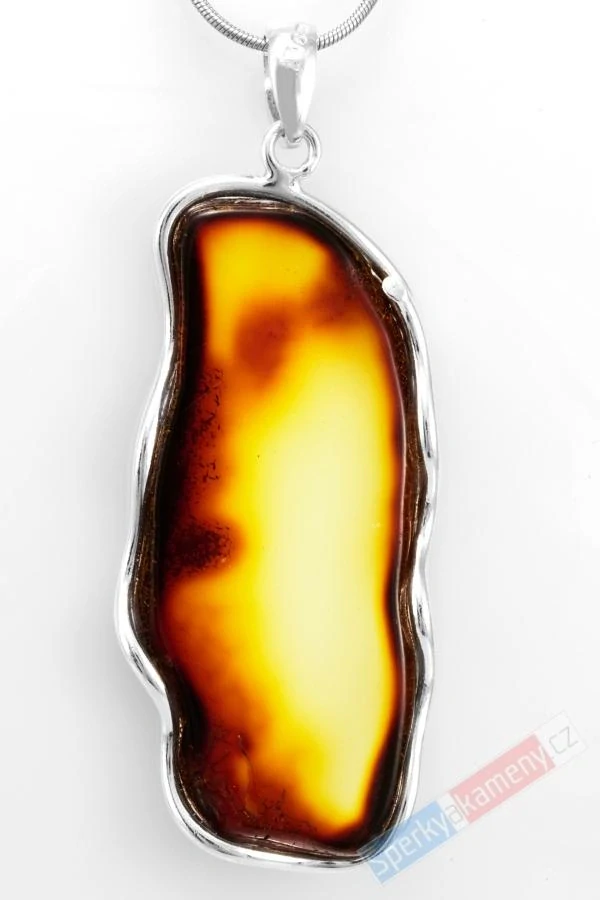 Extra velký stříbrný přívěsek (Ag 925/1000) s baltským jantarem QAA, plátek cca 61 x 27 mm, "zapadající slunce" (JA1516P)