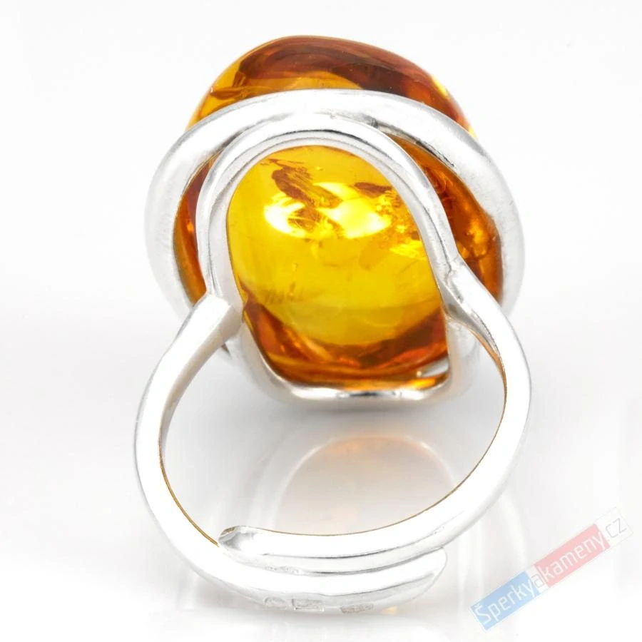 Stříbrný prsten (Ag 925/1000) s baltským jantarem QAA, ovál cca 27 x 20 mm, VELIKOST 56, "krása v barvě medu V" (JA7719R)