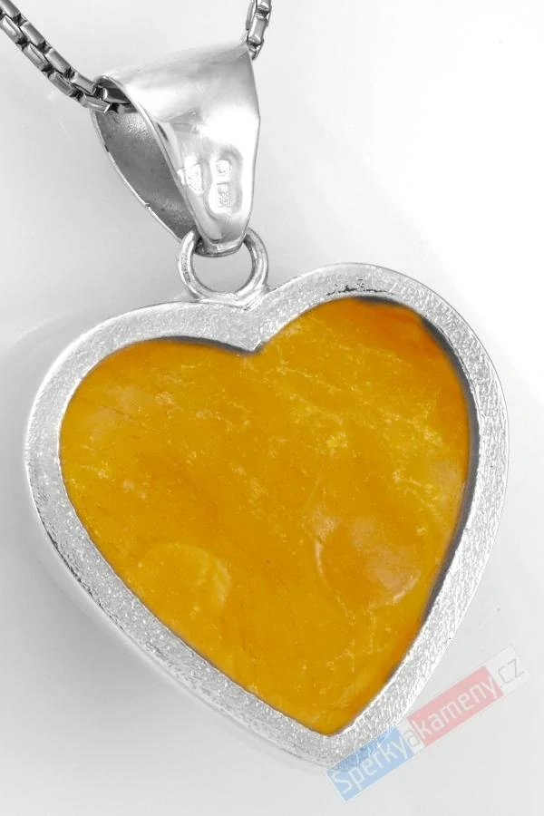 Stříbrný přívěsek (Ag 925/1000) se žlutým baltským jantarem QAA, srdce cca 35 x 35 mm, "srdce pro vílu ze slunečního království III" (JA3118P)