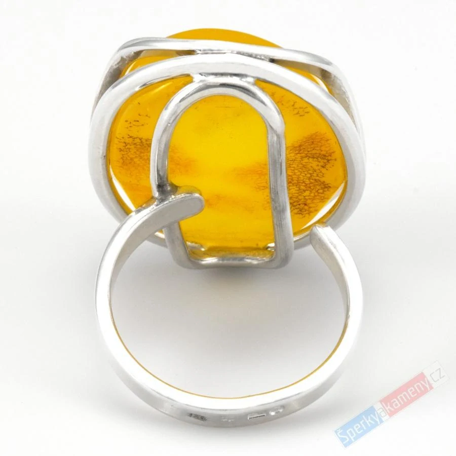 Velký stříbrný prsten (Ag 925/1000) se žlutým baltským jantarem QAA, cca 35 x 25 mm, VELIKOST 61, "sluníčko IV" (JA1915R)