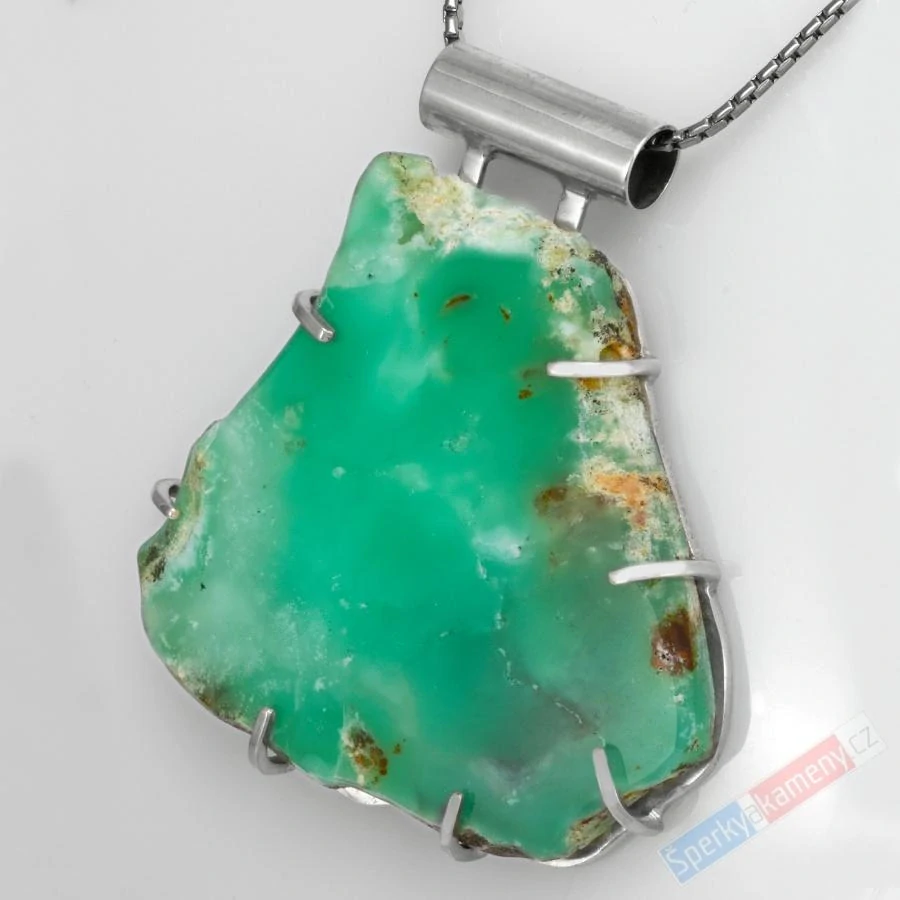 Velký stříbrný přívěsek (Ag 925/1000) s přírodním chryzoprasem QAA, cca 52 x 57 mm, nádherná výrazná barva, "kráska z Austrálie", RARITA (CHR4828P)
