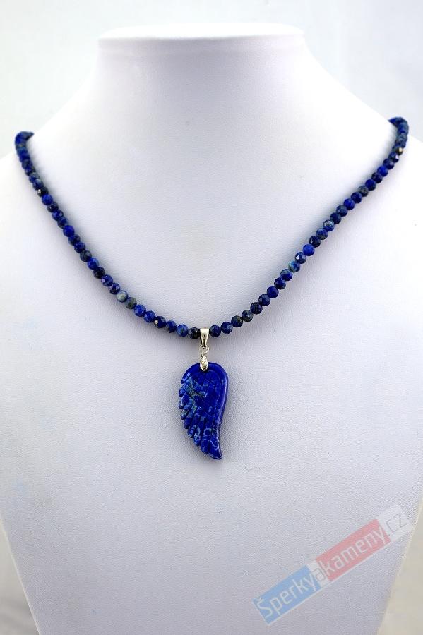 Náhrdelník z broušeného lapisu lazuli s přívěškem ve tvaru andělského křídla QA, stříbro Ag 925/1000 (LL651S)