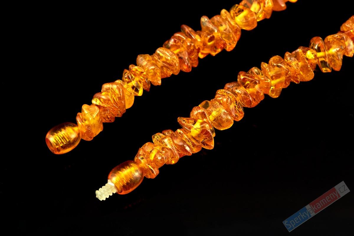 Originální náhrdelník z jantaru s přívěskem QA, délka cca 52 cm, "zářící slunce" (JA6820S)