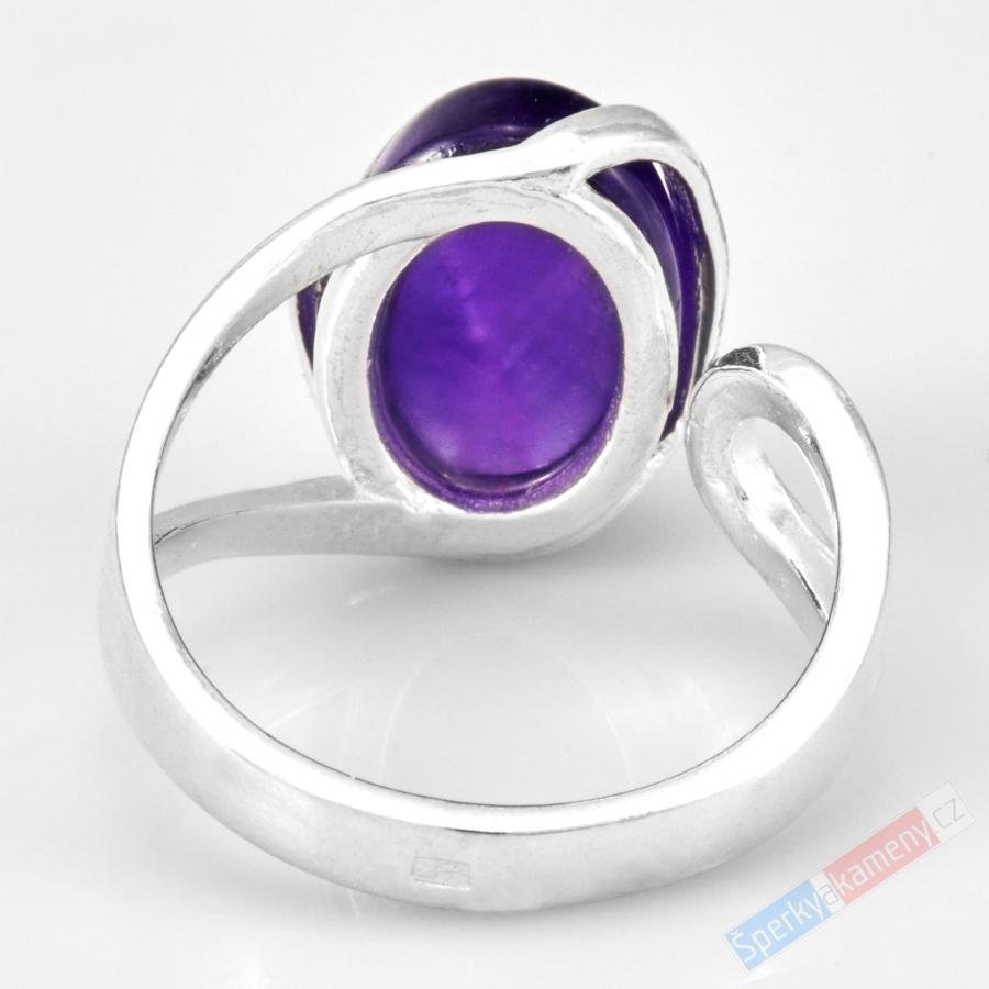 Stříbrný prsten (Ag 925/1000) s tmavým ametystem QA, cca 15 x 12 mm, "prsten pro princeznu Večernici", VELIKOST 57 (AM5701R)