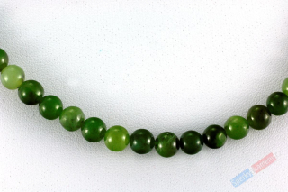 Náhrdelník z pravého nefritu QA, kuličky cca 8-8,5 mm (NE7865S)