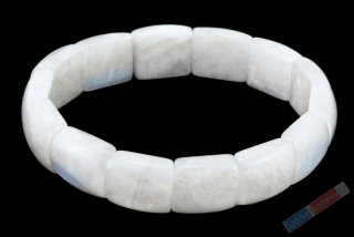 Náramek z bílého měsíčního kamene QA, plochý, dílky cca 13 x 10 mm (ME6053NS)