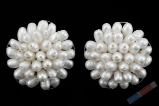 Náušnice - klipsy v boho stylu z bílých říčních perel QA, prům. cca 30 mm (PB2420UK)