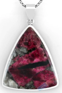 Větší stříbrný přívěsek (Ag 925/1000) s eudialitem QAA, cca 43 x 38 mm, nádherná barva, RARITA (ED5002P)