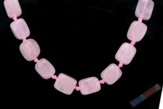 Provazovaný náhrdelník z růženínu QA, mírně nepravidelné valounky cca 10 mm (R1815S)