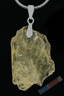 Unisex přívěsek z tektitu Libyan Desert Glass, cca 29 x 19 mm, stříbro Ag 925/1000, RARITA (LG7261P)