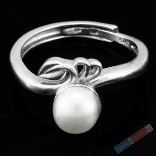 Stříbrný prsten (Ag 925/1000) s bílou sladkovodní perlou QA, vel. cca 7 mm (PB452R)
