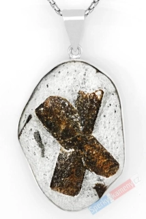 Větší stříbrný přívěsek (Ag 925/1000) se staurolitem QA, cca 45 x 31 mm, "ochranný kříž" (STA5005P)