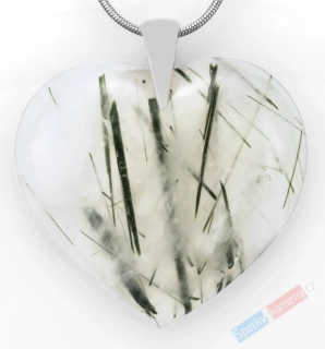 Originální větší přívěsek z křišťálu prorostlého epidotem QA, srdce cca 38 x 41 mm, stříbro Ag 925/1000, "ochránce srdce" (TV1119P)