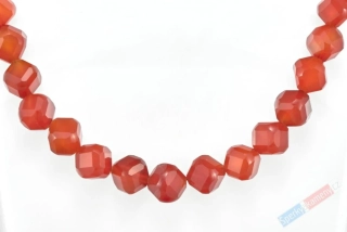 Náhrdelník z broušeného karneolu QA, kostičky cca 8 mm, stříbro Ag 925/1000 (KA8107B)