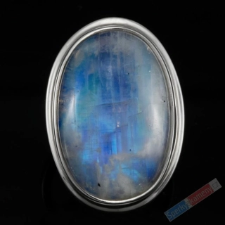 Velký stříbrný prsten (Ag 925/1000) s bílým měsíčním kamenem QAA, cca 31 x 22 mm, nádherná modrá opalizace, POUZE VELIKOST 57 (ME2401R)