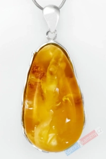 Velký stříbrný přívěsek (Ag 925/1000) s baltským jantarem QAA, cca 50 x 30 mm, "krása v barvě slunce" (JA3781P)