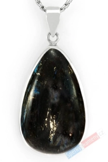 Větší stříbrný přívěsek (Ag 925/1000) s nummitem QAA, kapka cca 42 x 26 mm, RARITA (NT1513P)