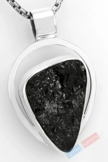 Unisex stříbrný přívěsek (Ag 925/1000) s turmalínem skorylem QAA, cca 32 x 25 mm, "ochrana proti negativní energii" (TU1067P)
