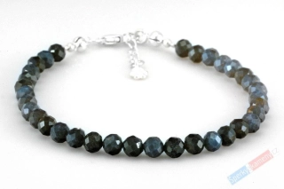 Náramek z broušeného safíru QA, kuličky 4 - 5 mm, stříbro Ag 925/1000 (SFF480NS)