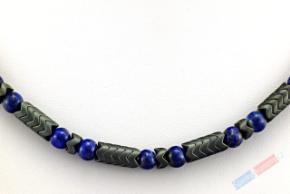 Pánský originální náhrdelník z matného hematitu a lapisu lazuli QA "vnitřní harmonie, prosperita a štěstí" (HEL4840S)